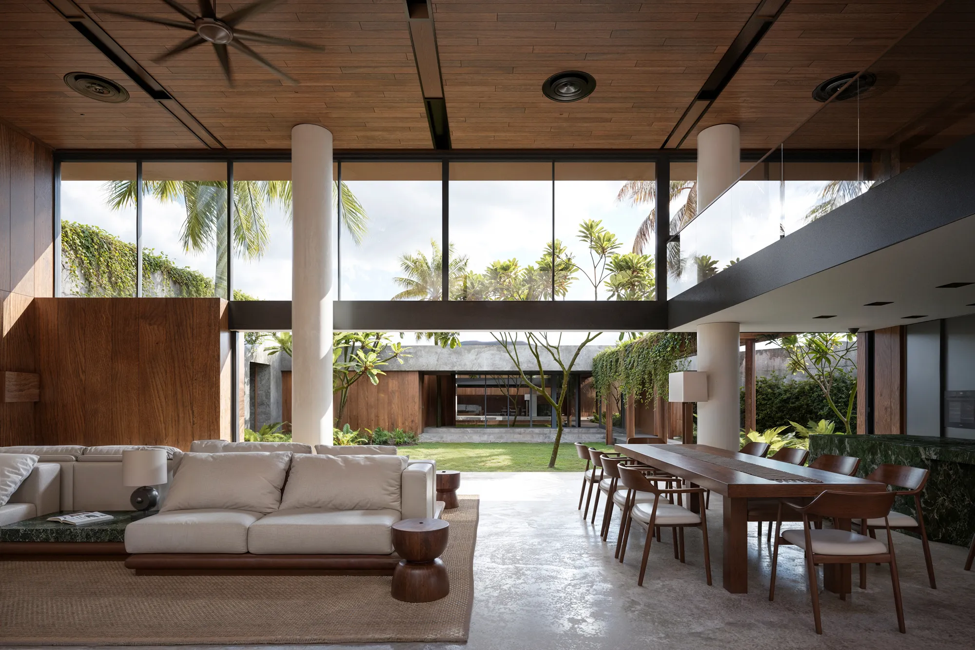 Bali — Interior